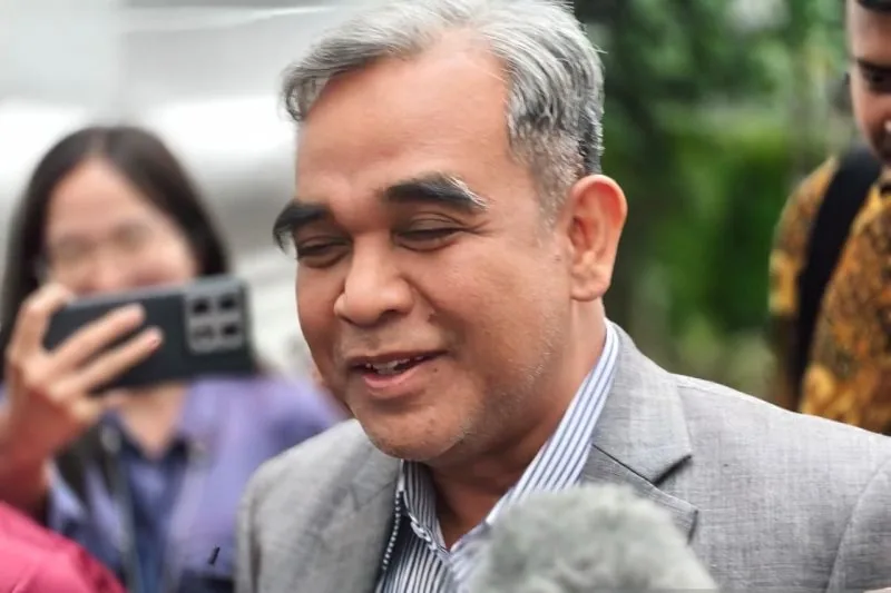 Ketua MPR RI Ahmad Muzani tiba di kompleks Istana Kepresidenan, Jakarta, Selasa (2/12/2025), untuk menemui Presiden RI Prabowo Subianto. ANTARA/Andi Firdaus.