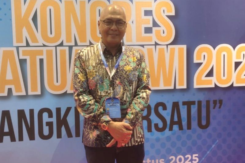 Ketua Umum PWI Pusat Akhmad Munir. ANTARA/Pradita Kurniawan Syah.