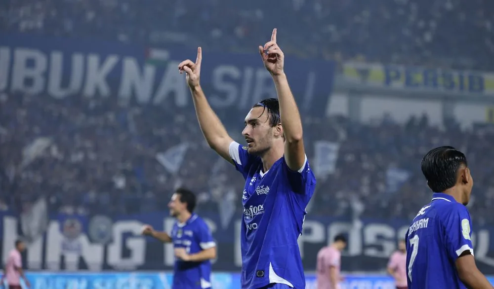 Persib Menang 3-0 atas Persik Kediri, Maung Bandung Dipastikan Lebaran di Puncak