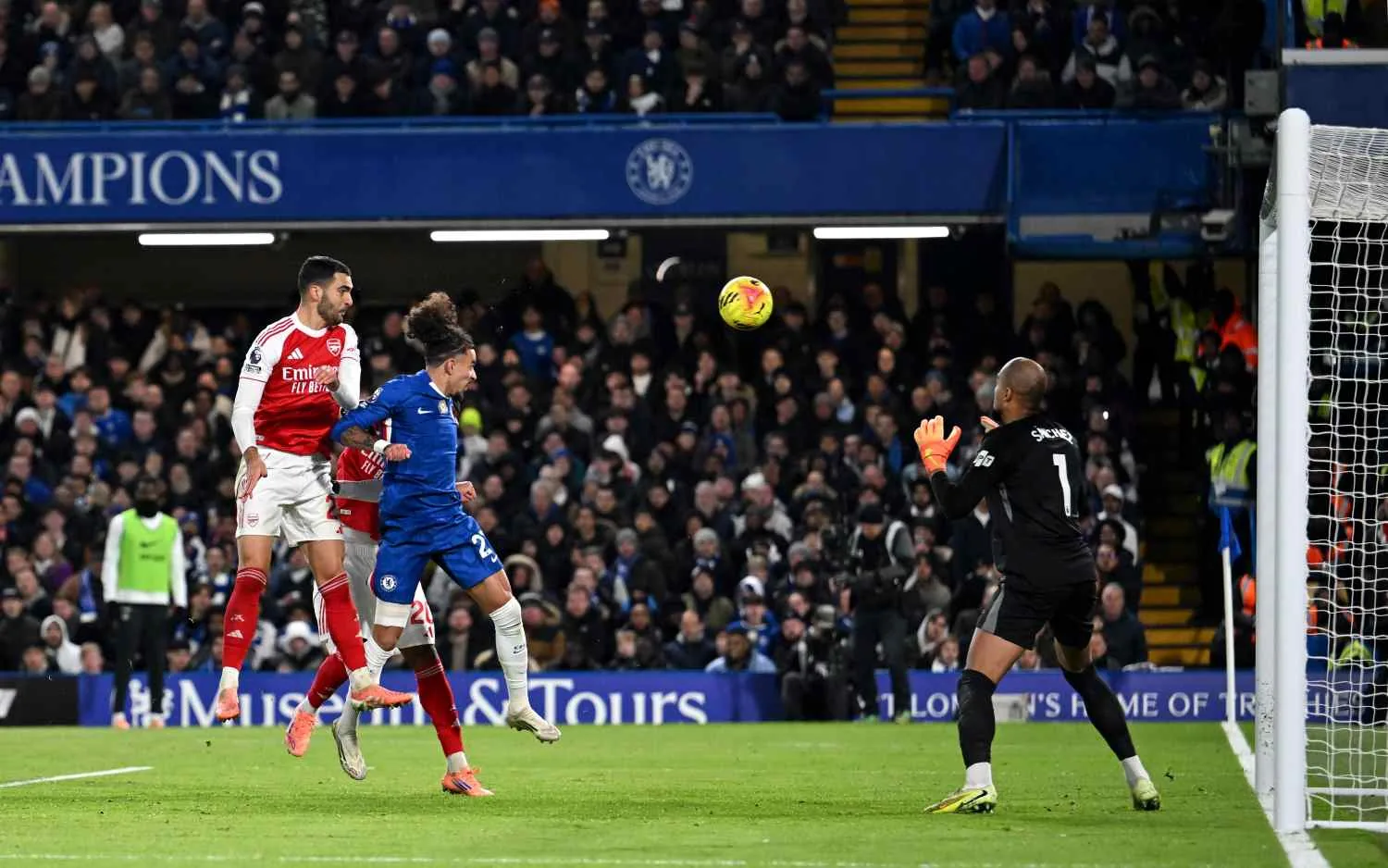 Arsenal 1-1 Chelsea, Jarak dengan City Tinggal 5 Poin