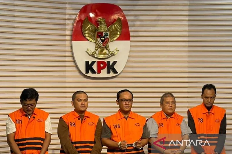 Thumbnail Bupati Lampung Tengah dan Adiknya Jadi Tersangka Kasus Korupsi