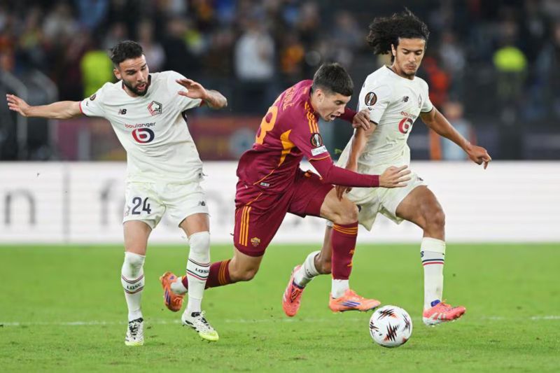 Calvin Verdonk Bantu Lille Kalahkan Roma 1-0