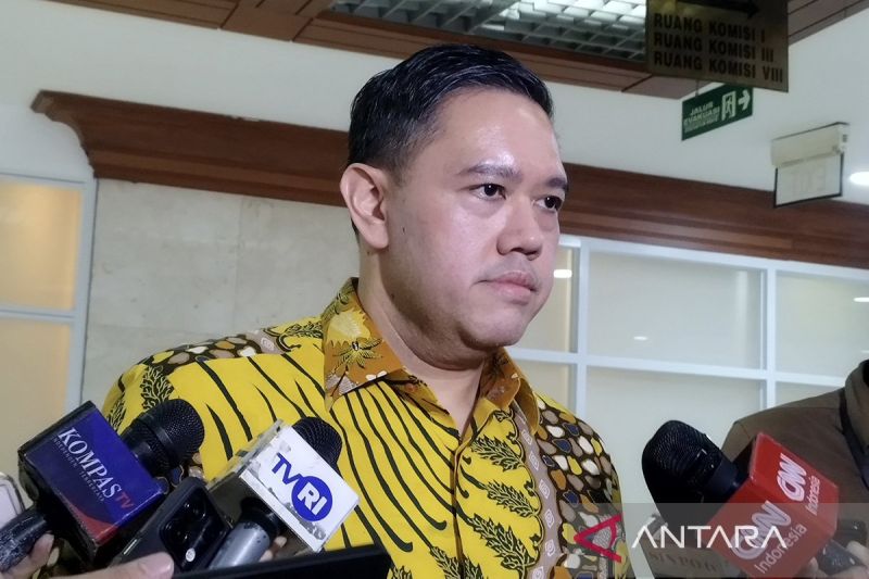 Wakil Ketua Komisi I DPR RI Dave Laksono di kompleks parlemen, Jakarta, Senin (8/9/2025). ANTARA/Bagus Ahmad Rizaldi