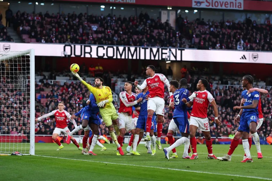Arsenal vs Chelsea 2-1: Tiga Gol dari Sepak Pojok, The Gunners Kukuh di Puncak Klasemen