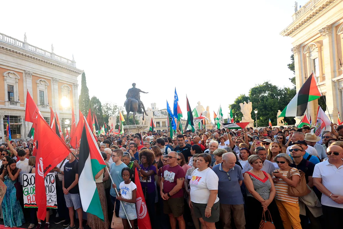 Dunia Kutuk Israel, Demo di Amerika Latin dan Eropa Pecah