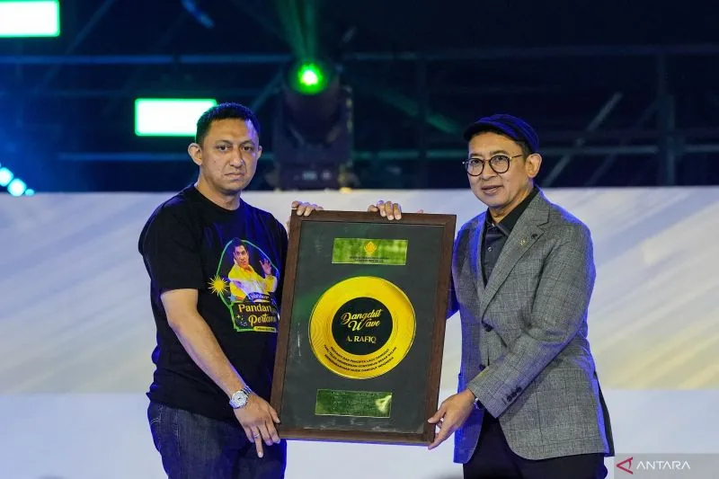 Menteri Kebudayaan Fadli Zon menghadiri konser bertajuk "Pandangan Pertama: Tribute to A. Rafiq" di Jakarta pada Selasa (28/10/2025).