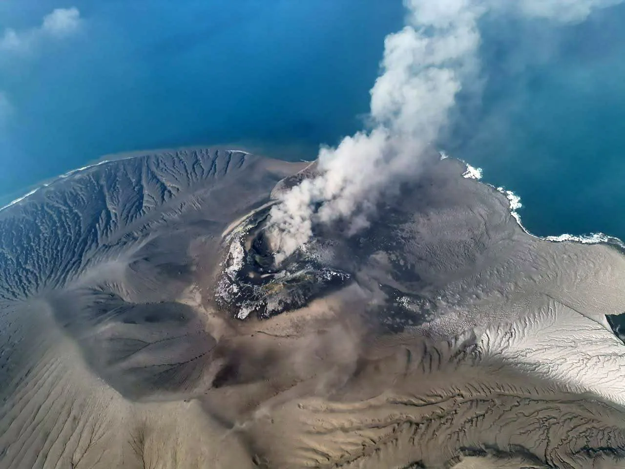 Thumbnail Gunung Anak Krakatau Kembali Erupsi Setelah Sempat Berhenti, Status Masih Level III