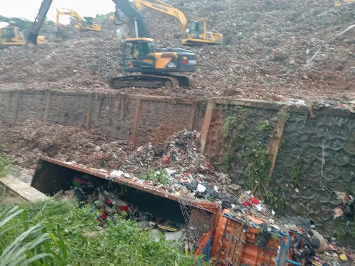 Longsor Gunungan Sampah Bantargebang: 4 Korban Tewas Ditemukan, Korban Lain Masih Dicari