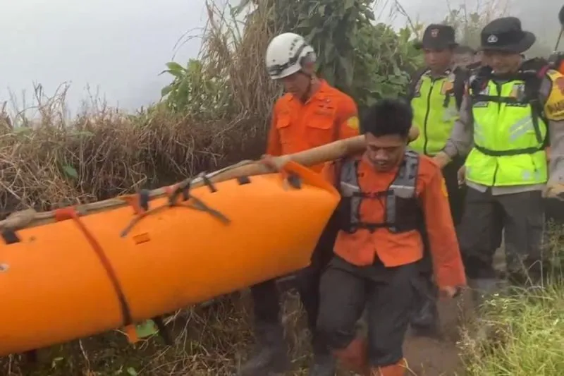 Hilang 17 Hari, Jenazah Pendaki Berhasil Dievakuasi dari Gunung Slamet