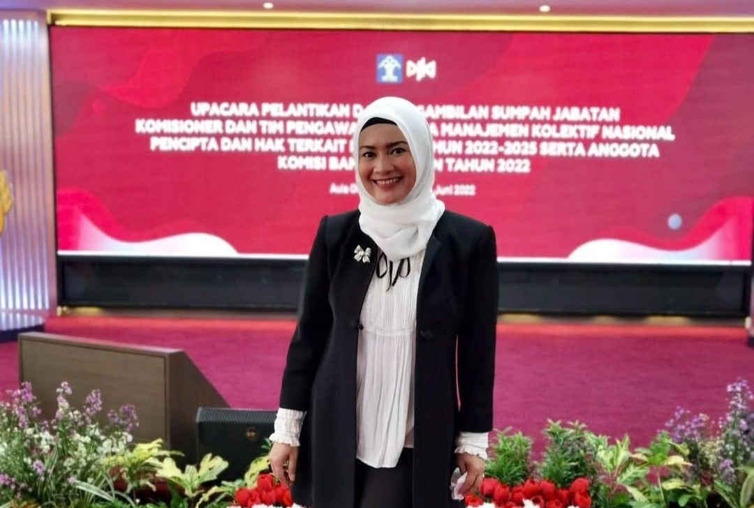 Penyanyi Ikke Nurjanah usai dilantik sebagai Komisioner LMKN pada 21 Juni 2022. Foto: instagram/ikkenurjanah0518