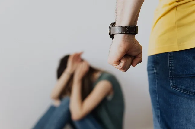 321.721 Perceraian Tahun 2025 Terkait KDRT, Istri Paling Banyak Disakiti