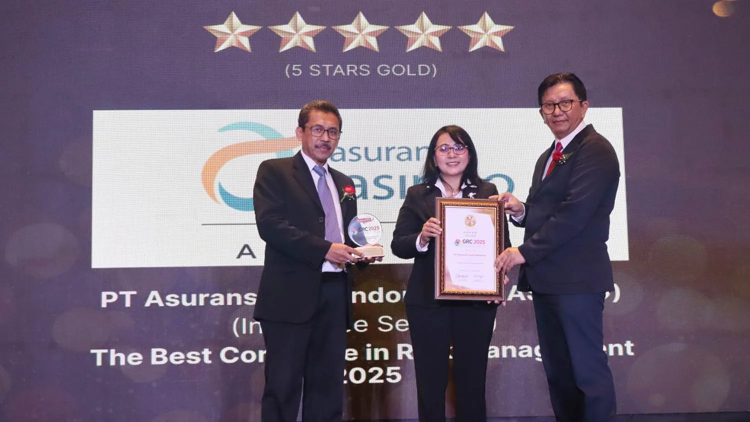 Asuransi Jasindo Raih 3 Penghargaan GRC &amp; Leadership Award 2025