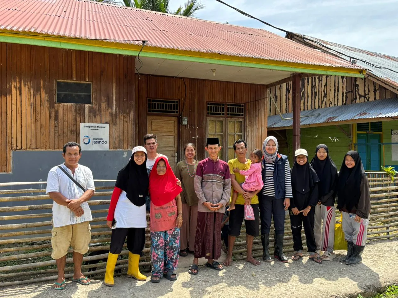 Thumbnail Jasindo Bangun Akses Kesehatan dan Pendidikan di Pedalaman Mentawai