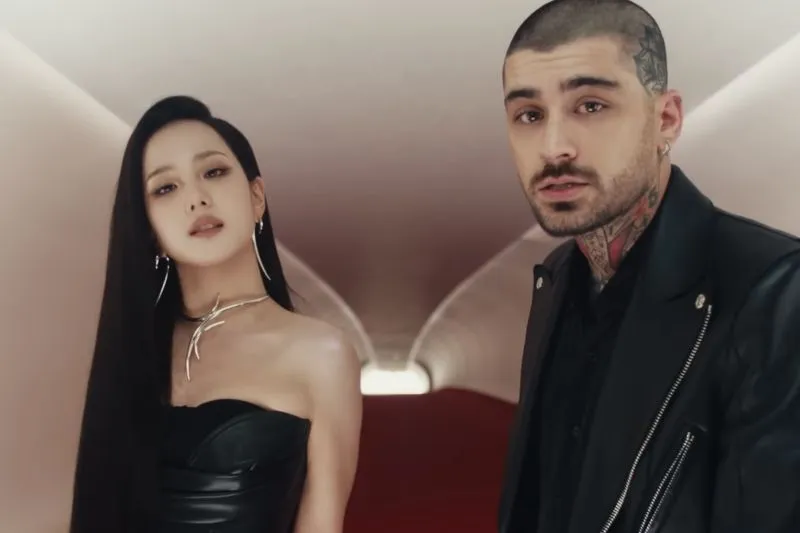 Jisoo BLACKPINK dan Zayn Malik Rilis Lagu Duet "Eyes Closed"