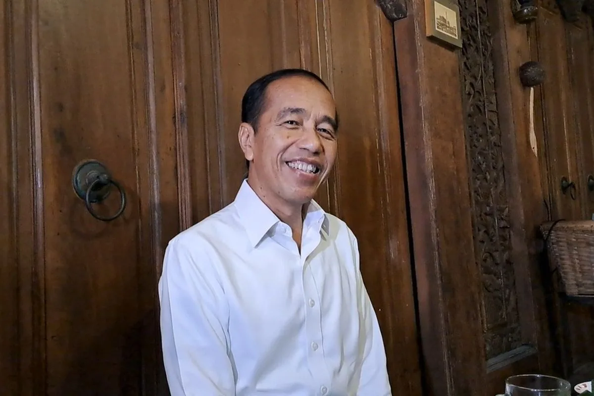 Thumbnail Jokowi Siap 'Head to Head' dengan Roy Suryo CS di PN Jakarta Timur