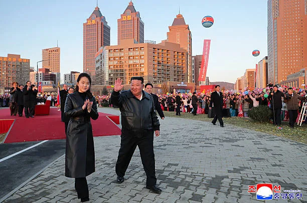 Thumbnail Rumor Kim Jong Un Meninggal Viral, Foto Terbaru Pemimpin Korea Utara Kembali Disorot