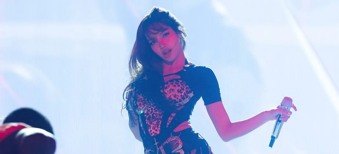 Thumbnail Lisa BLACKPINK Kembali Cetak Rekor, “SaWaDiKa” Tembus 200 Juta Views dalam 34 Hari