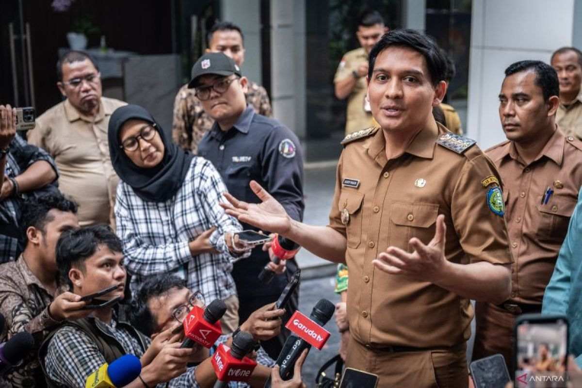 Lucky Hakim: Cari Kerja Susah, Desak-desakan Sampai Pingsan