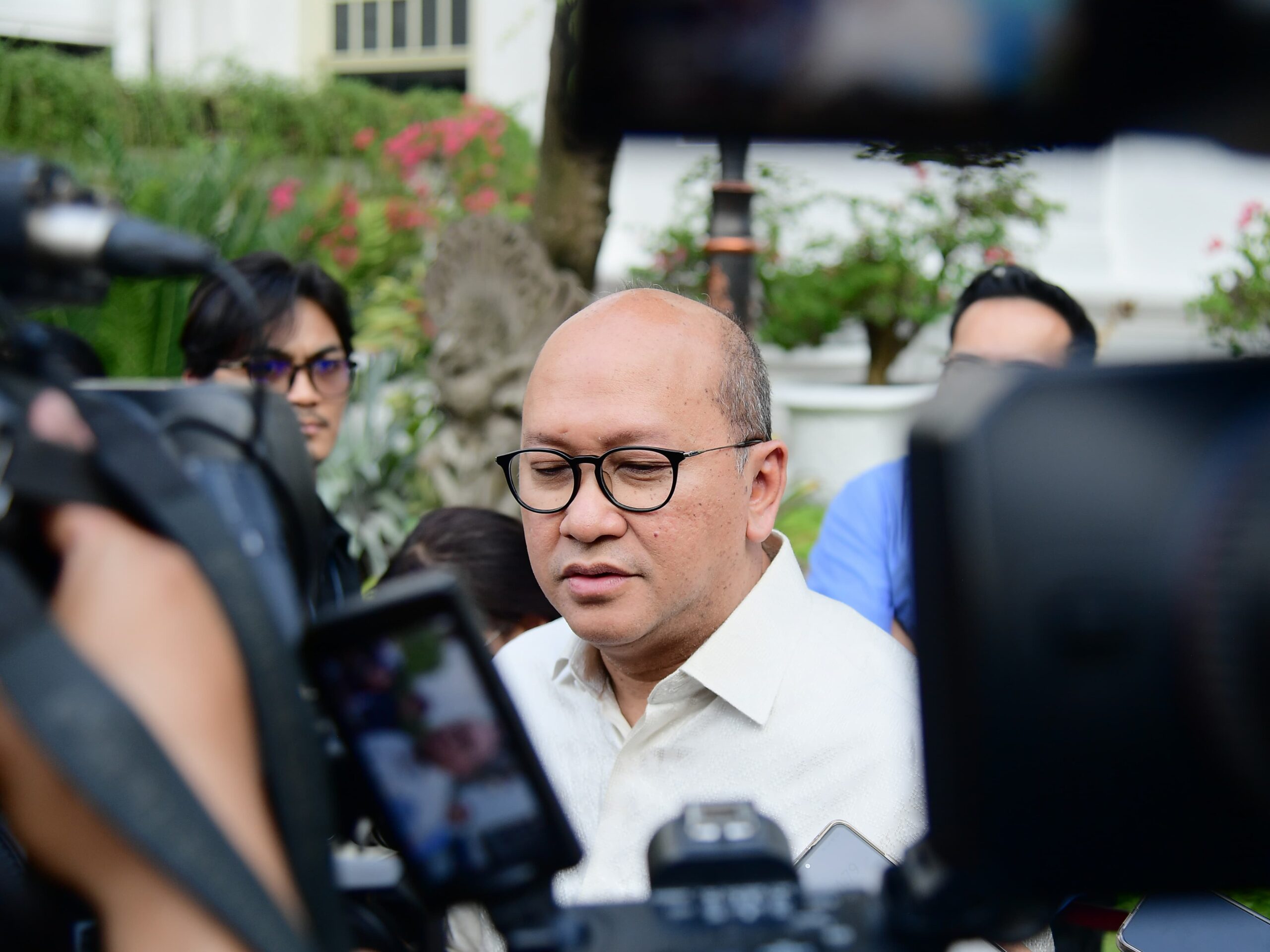 Menteri Investasi/Kepala BKPM  bersama sejumlah Menteri Kabinet Merah Putih di Istana Merdeka, Jakarta, pada Rabu (30/7/2025). Foto: BPMI Setpres/Rustan