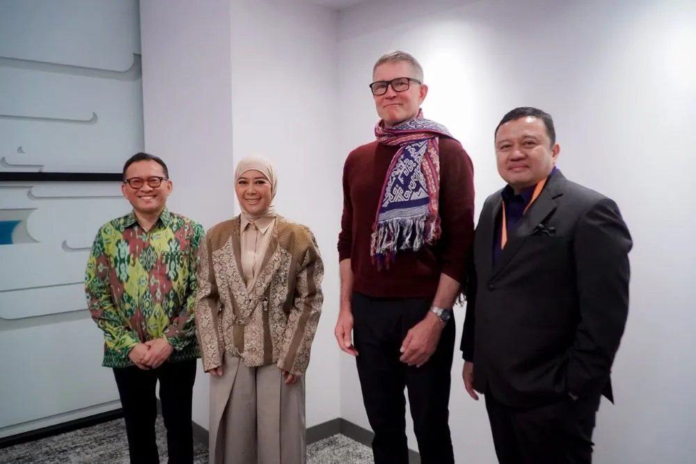 Temui CEO Roblox, Meutya Hafid Minta Roblox Patuhi Aturan PP TUNAS dan Buka Kantor di Jakarta