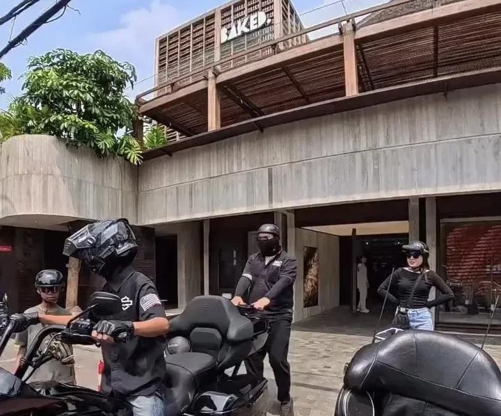 Viral Parkir Motor Rp150 Ribu di Cafe Baked Gunawarman Jaksel, Parkir Valet atau Pungli?
