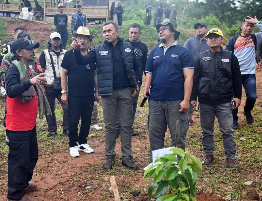 Tanam 500 Pohon di Waduk Jatigede, RIMBA: Pemulihan Bekas Tambang Harus Jadi Prioritas