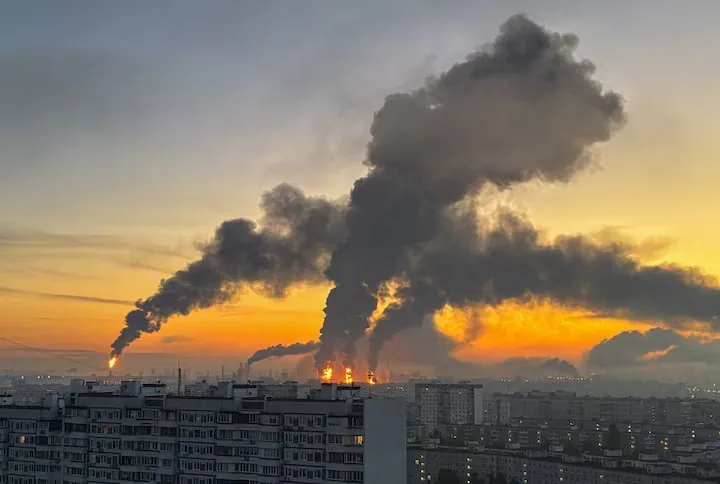 Thumbnail Moskow Digempur Serangan Drone Ukraina, Kilang Minyak Rusak di Tengah Pemilu Rusia