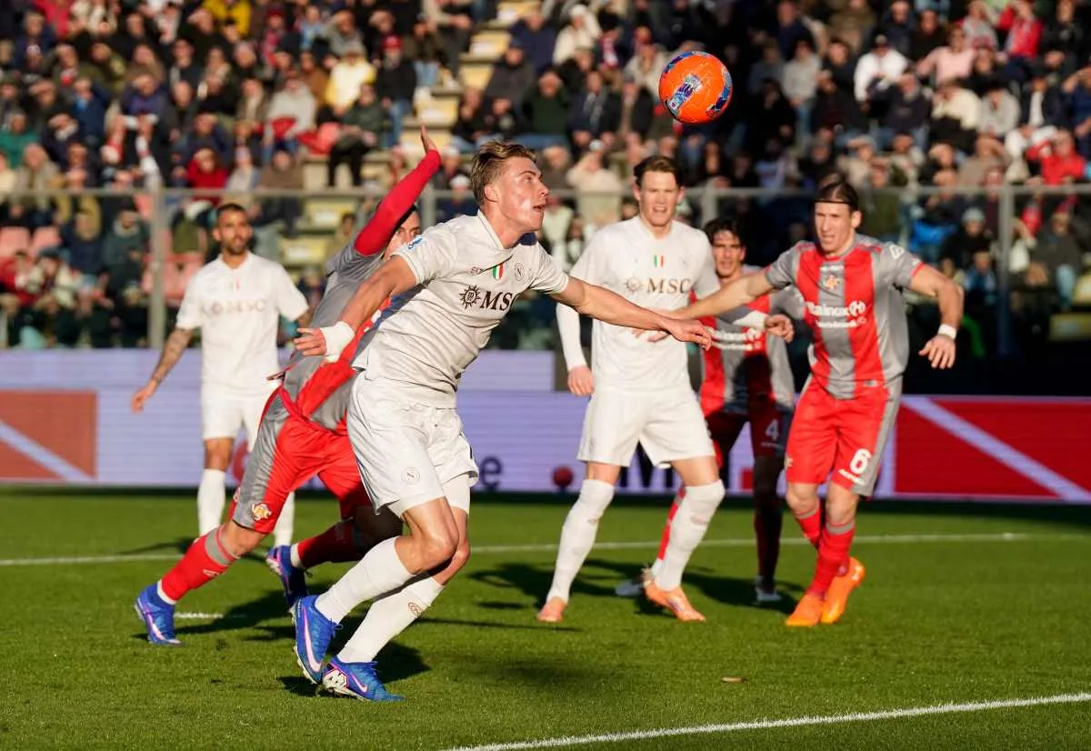 Napoli Tumbangkan Cremonese, Kiper Timnas RI Kebobolan 2 Gol