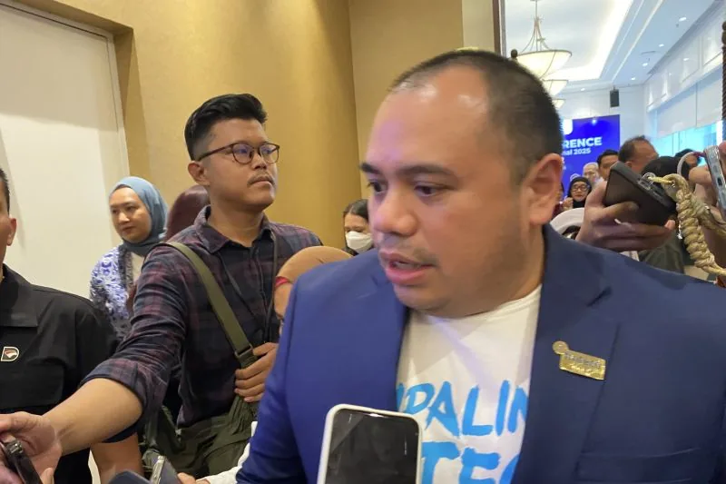 CIO BPI Danantara Indonesia, Pandu Sjahrir, usai pembukaan konferensi pers Bulan Fintech Nasional (BFN) 2025 di Wisma Danantara, Jakarta, Selasa (11/11/2025). ANTARA/Rizka Khaerunnisa