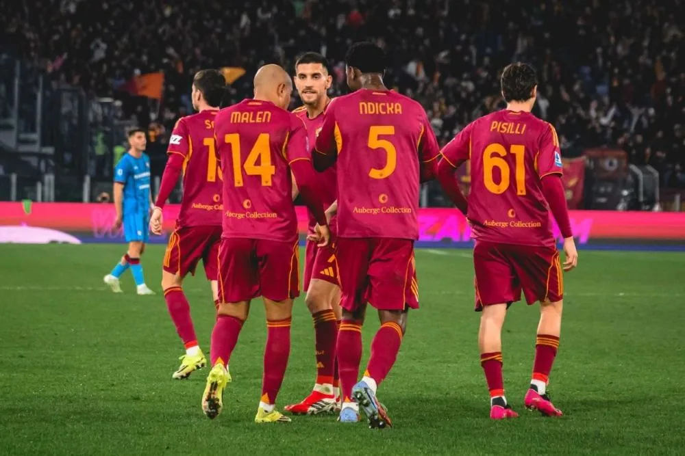AS Roma vs Cagliari 2-0: Donyell Malen Cetak Brace, Roma ke Ranking 5 Serie A