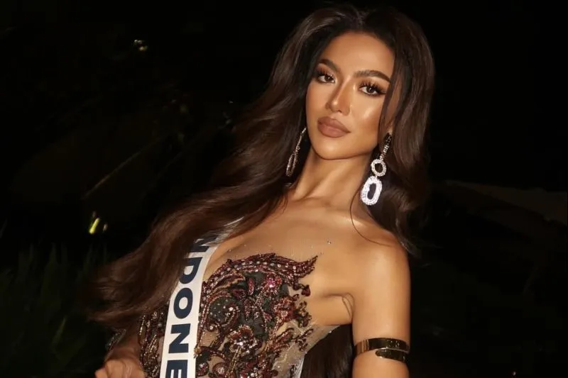 Pembukaan Miss Universe 2025, Sanly Liu Kenakan Kebaya Garuda