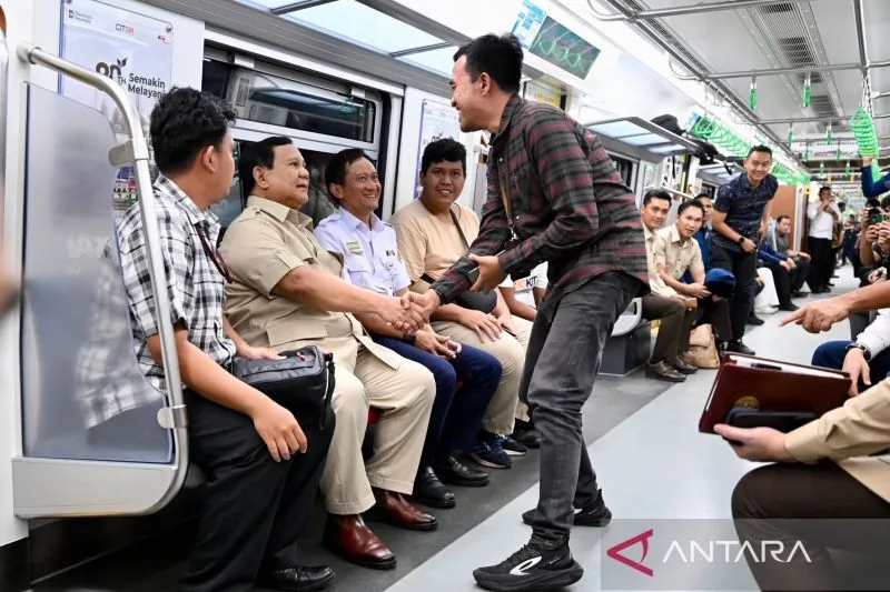 Thumbnail Prabowo: Whoosh Jangan Dihitung Untung Rugi, Semua Kereta Masih Disubsidi