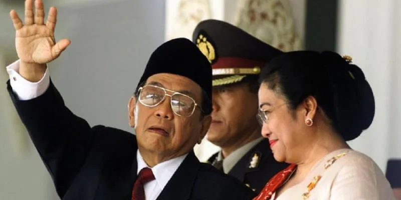 Presiden Keempat RI, Abdurrahman Wahid, bersama Wapres RI, Megawati Soekarnoputri pada satu kesempatan di tahun 2000.