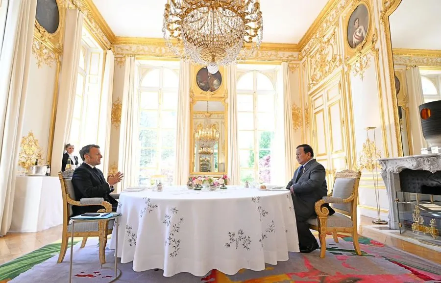 Pertemuan Empat Mata Prabowo-Macron di Paris Bahas Energi hingga Investasi