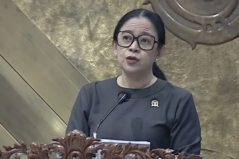 Ketua DPR RI Puan Maharani saat berpidato dalam rapat paripurna di kompleks parlemen, Jakarta, Senin (8/12/2025). Foto: TV Parlemen