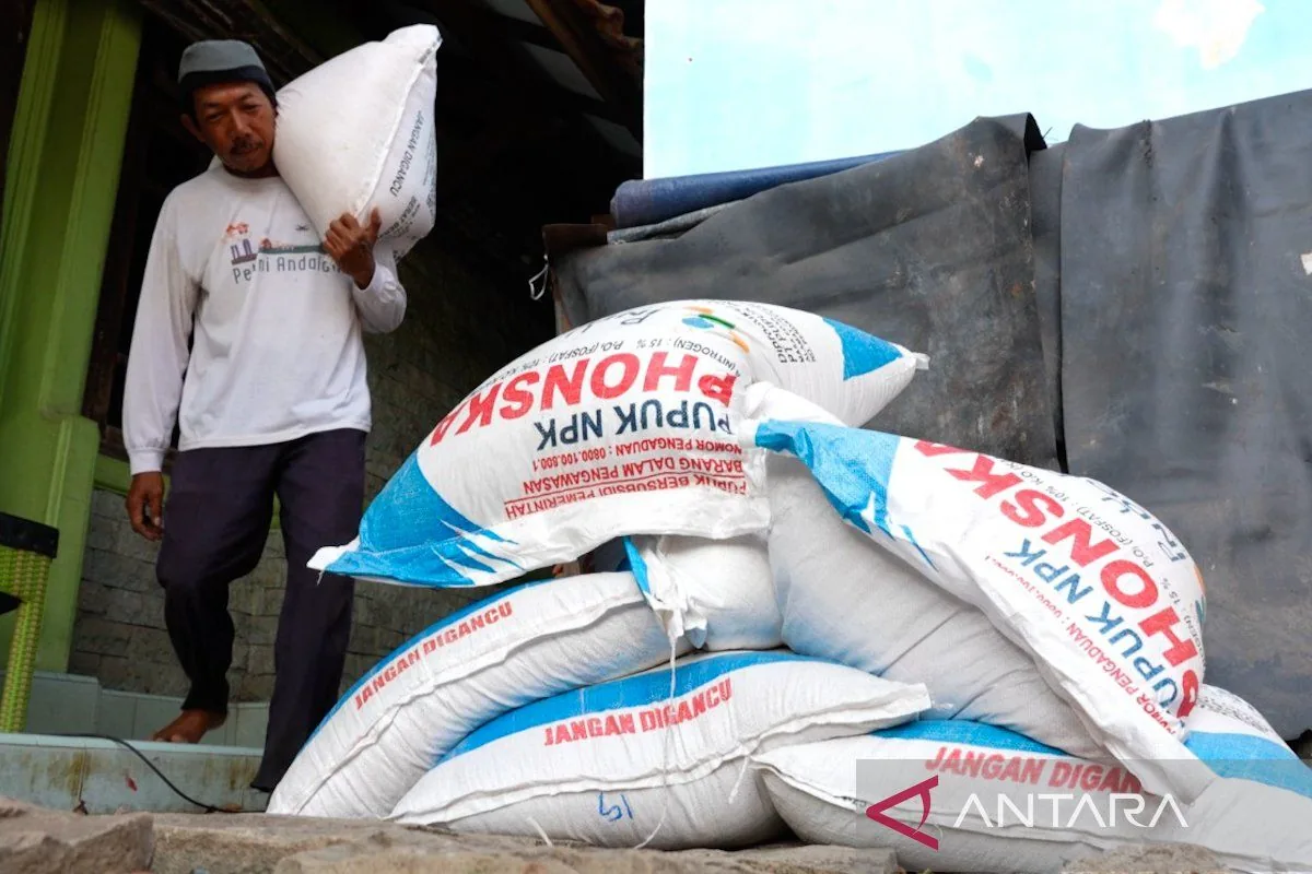 Pemerintah Turunkan Harga Pupuk Subsidi 20 Persen