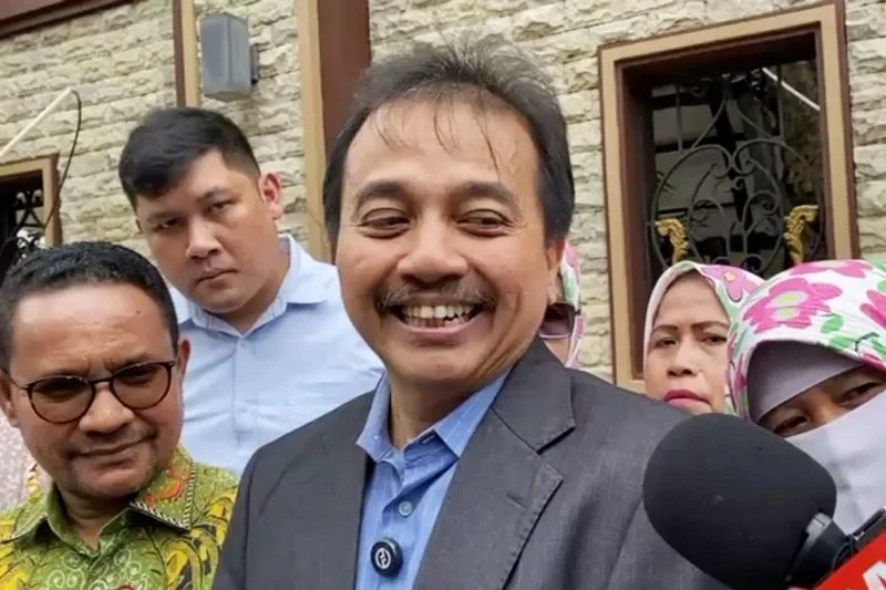 Jadi Tersangka Tuduhan Ijazah, Roy Suryo: Senyum Saja