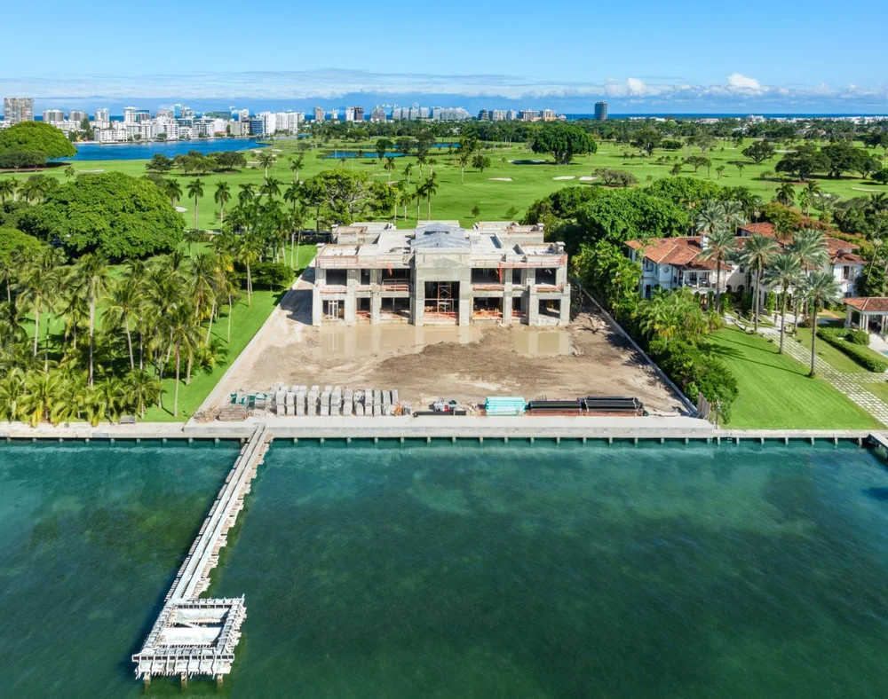 Rumah Zuckerberg yang belum selesai di Miami, Florida, AS.