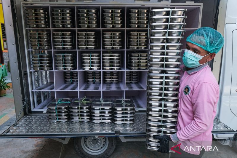 Pemerintah Tutup Sementara Semua SPPG Sebabkan Keracunan MBG