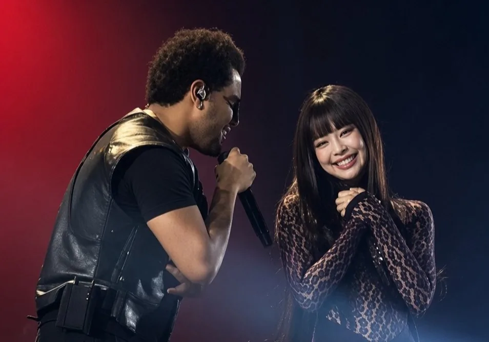 Thumbnail Kejutan di Konser The Weeknd! Jennie BLACKPINK Muncul dan Nyanyikan “One of the Girls”