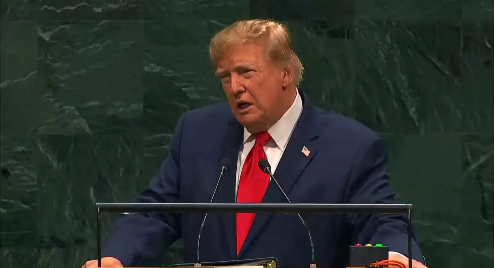 Thumbnail Trump Ancam Iran di PBB, tetapi Buka Pintu Diplomasi: Apa yang Terjadi di Balik Layar?