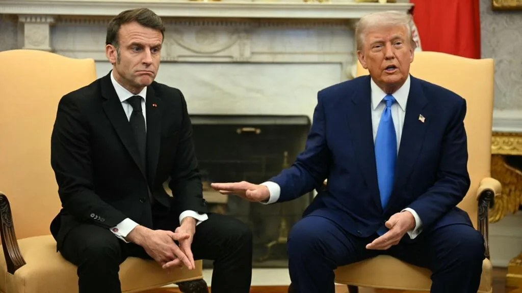Thumbnail Donald Trump Sepelekan Macron dan Ancam Tarif 200 Persen Miras Prancis