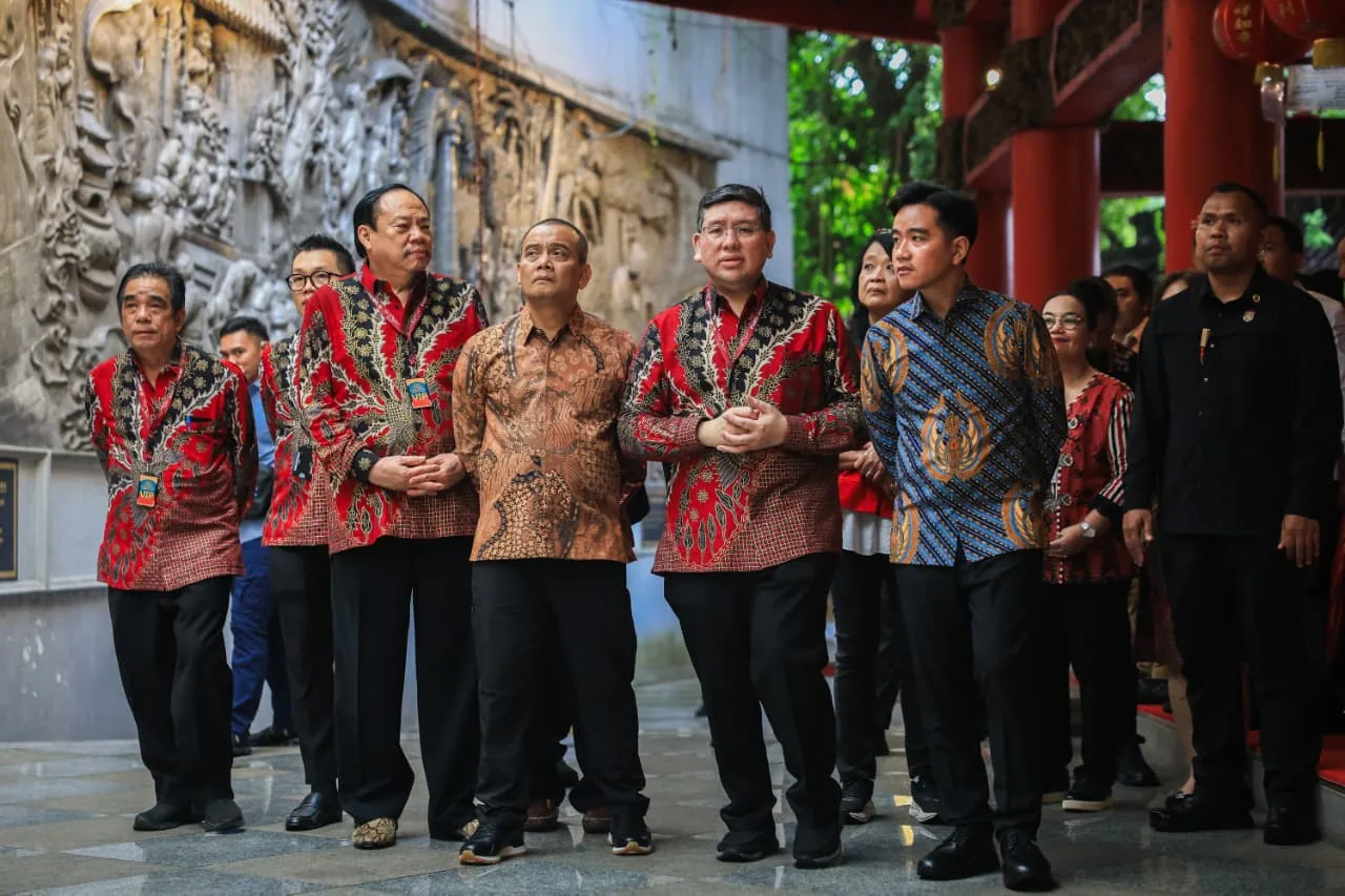 Gibran Tinjau Persiapan Imlek di Sam Poo Kong Semarang, Tekankan Harmoni dan Pelestarian Tradisi